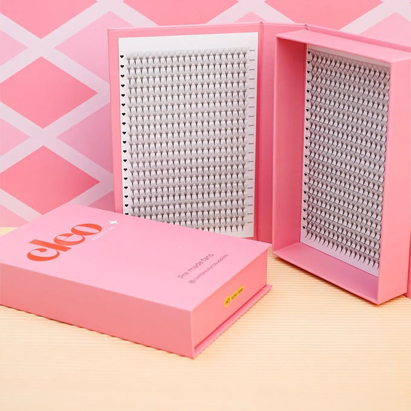 Pre-Made Fans – Volume Lash Extensions